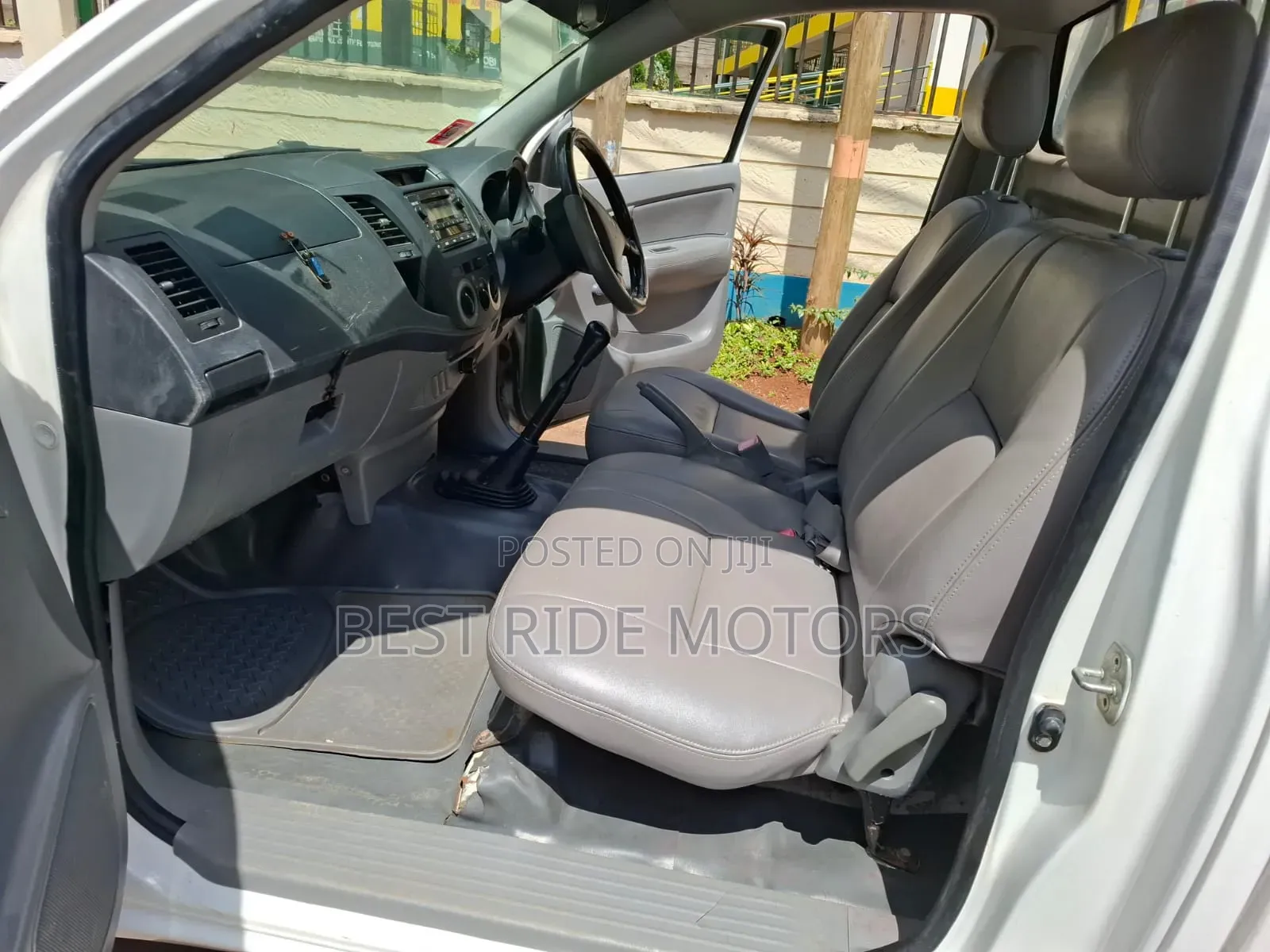 Toyota Hilux 2.5 D-4D SRX 2011 White