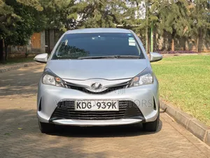 Toyota Vitz 2014 White