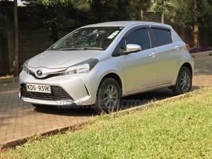 Toyota Vitz 2014 White