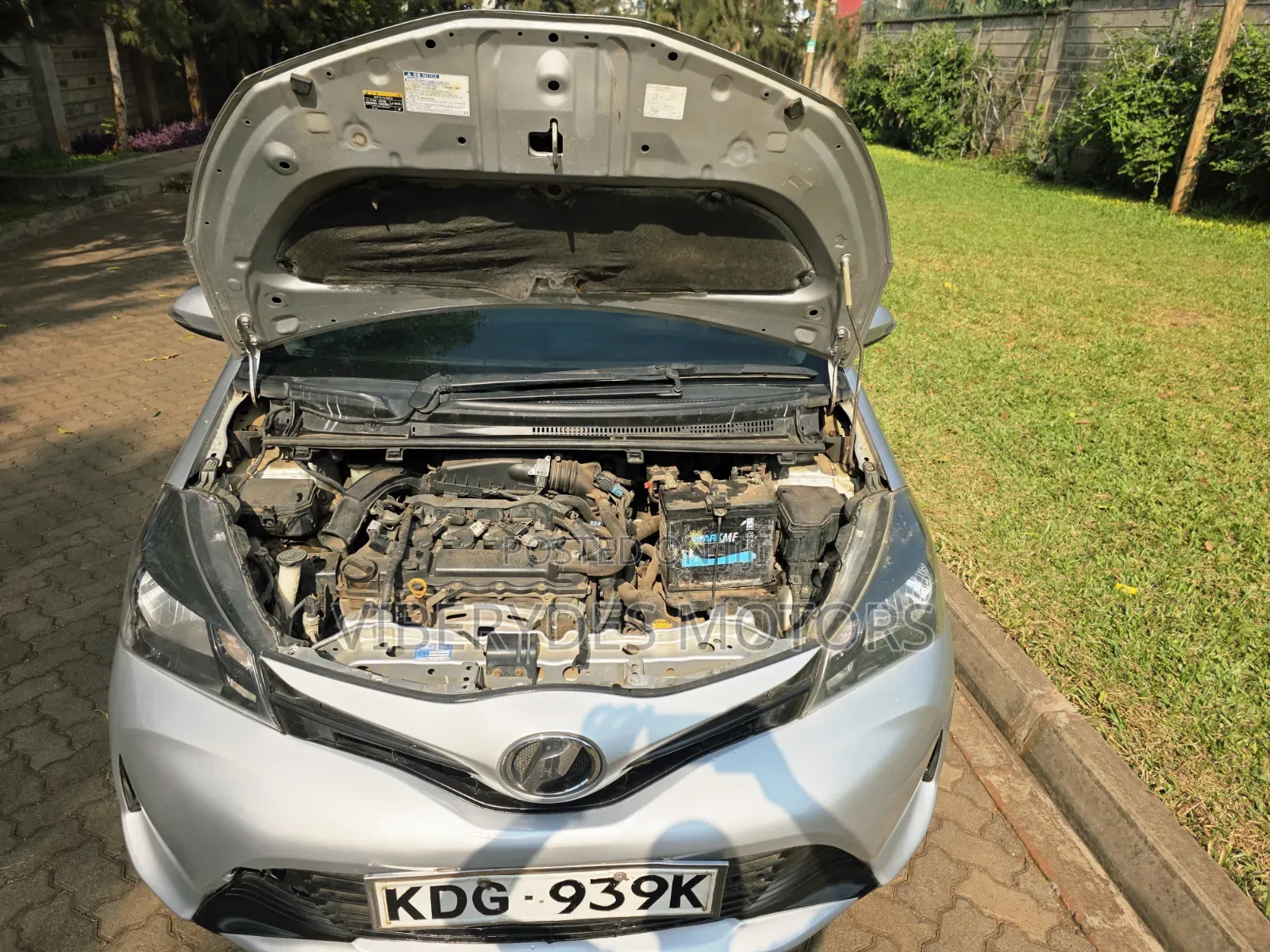 Toyota Vitz 2014 White