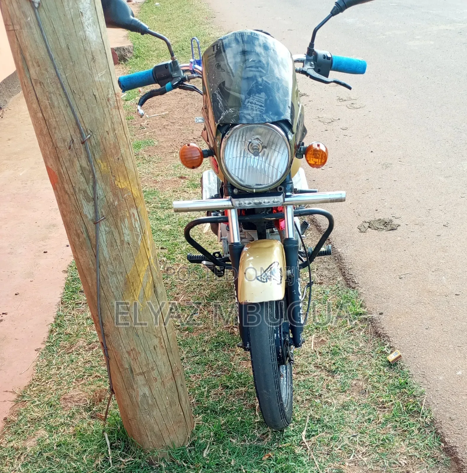 Bajaj Boxer 150 UG 2021 Gold