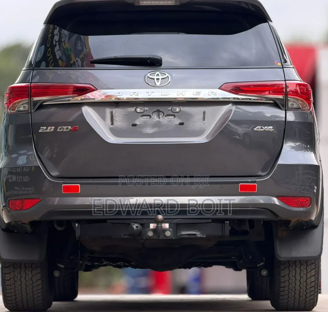 Toyota Fortuner 2021 Gray