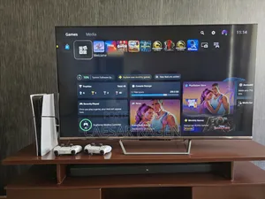 Playstation 5 Console, 2 Controllers
