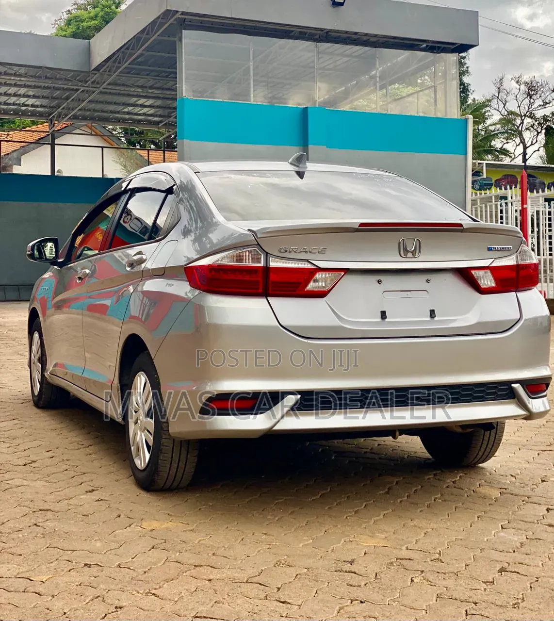 Honda Grace 2018 Gray
