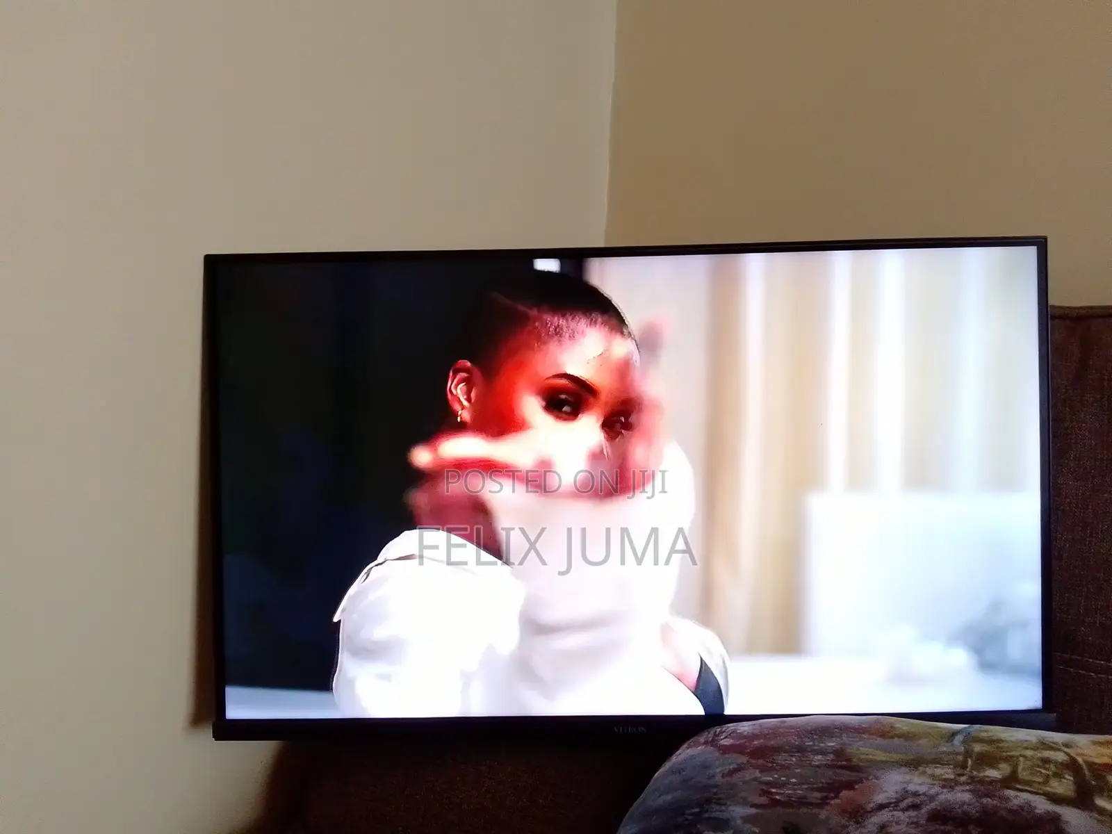 32" Vitron Smart Tv – Excellent Condition (6 Months Old)