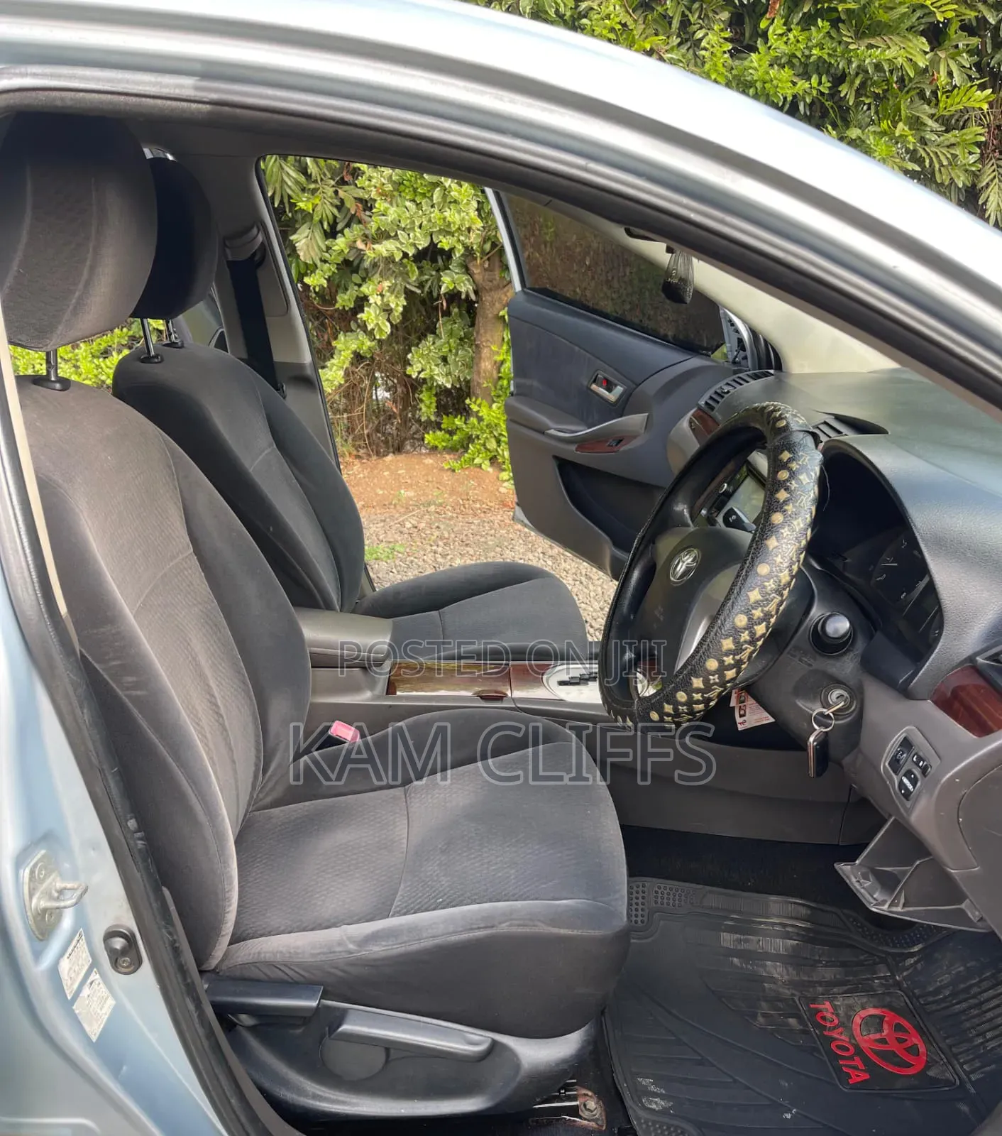 Toyota Premio 2011 Silver