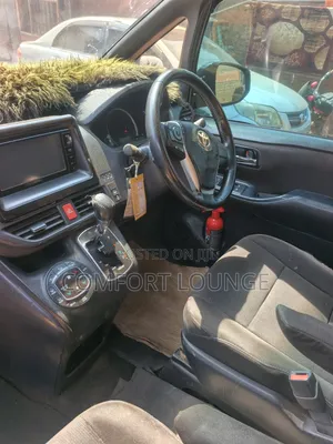 Toyota Noah 2015 Black