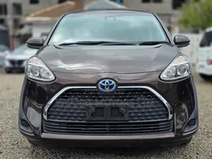 Toyota Sienta 2019 Brown
