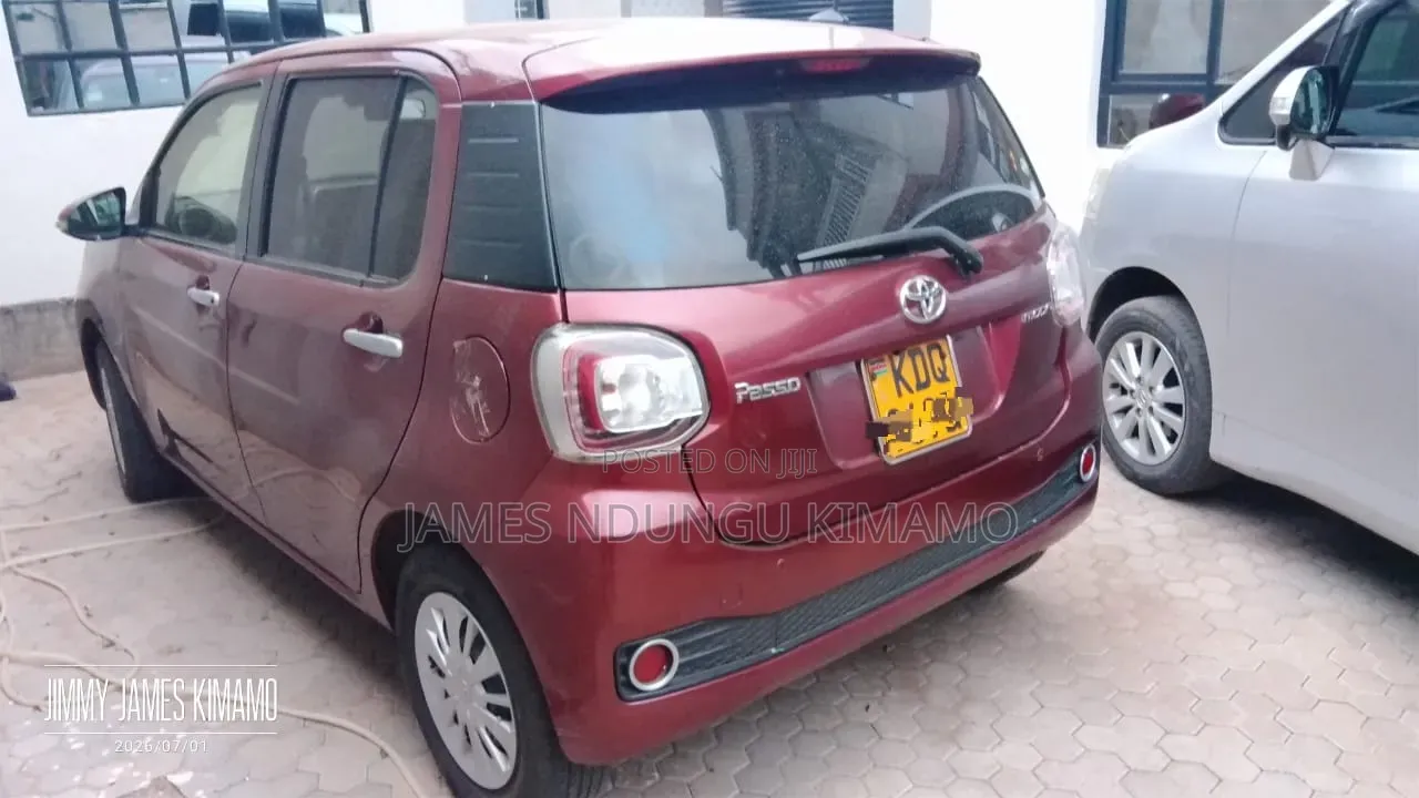 Toyota Passo 2017 Maroon