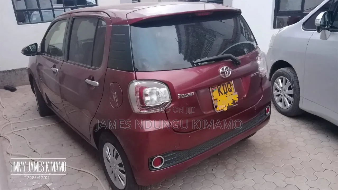 Toyota Passo 2017 Maroon