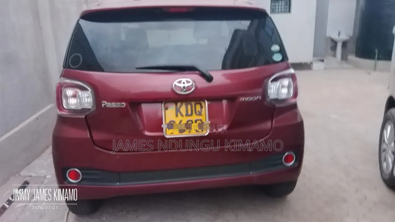 Toyota Passo 2017 Maroon