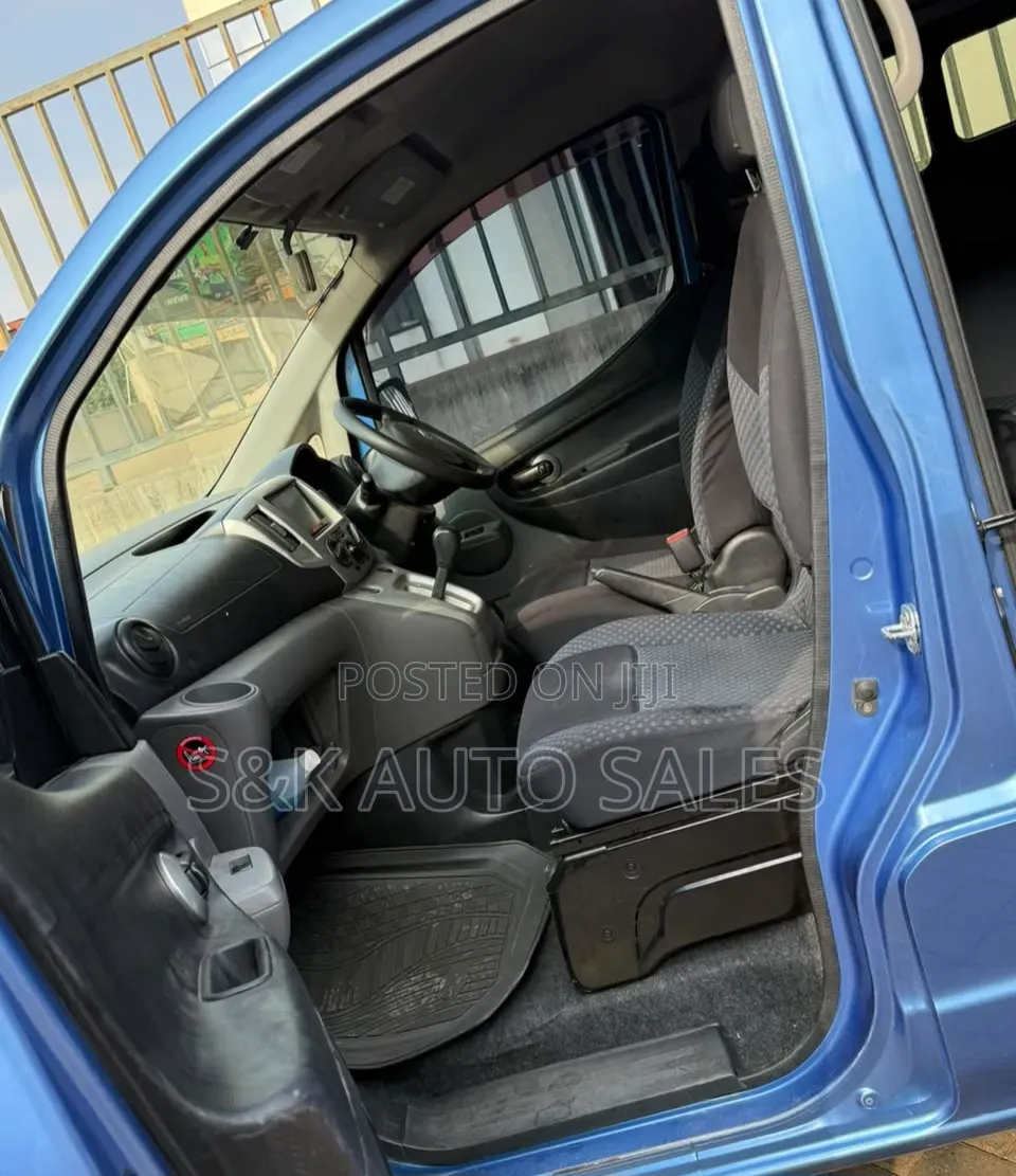 Nissan NV200 2015 Blue