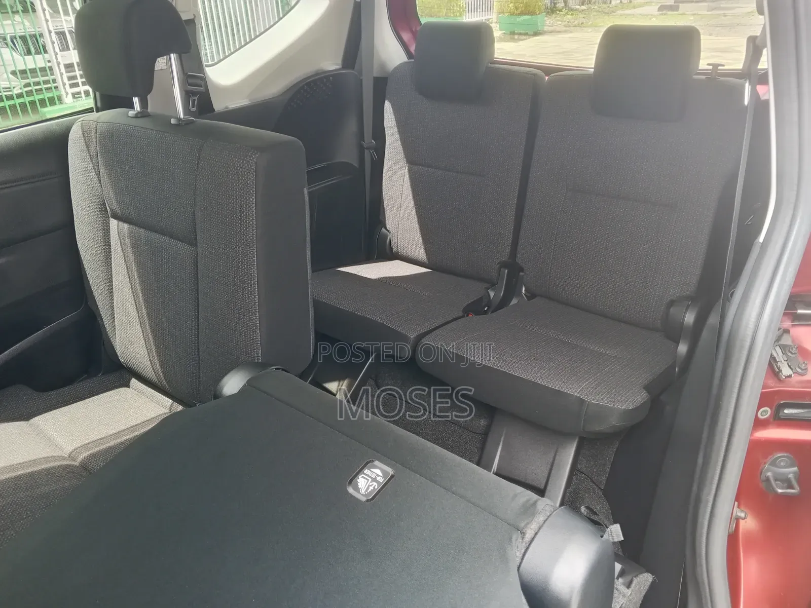 Toyota Sienta 2019 Red