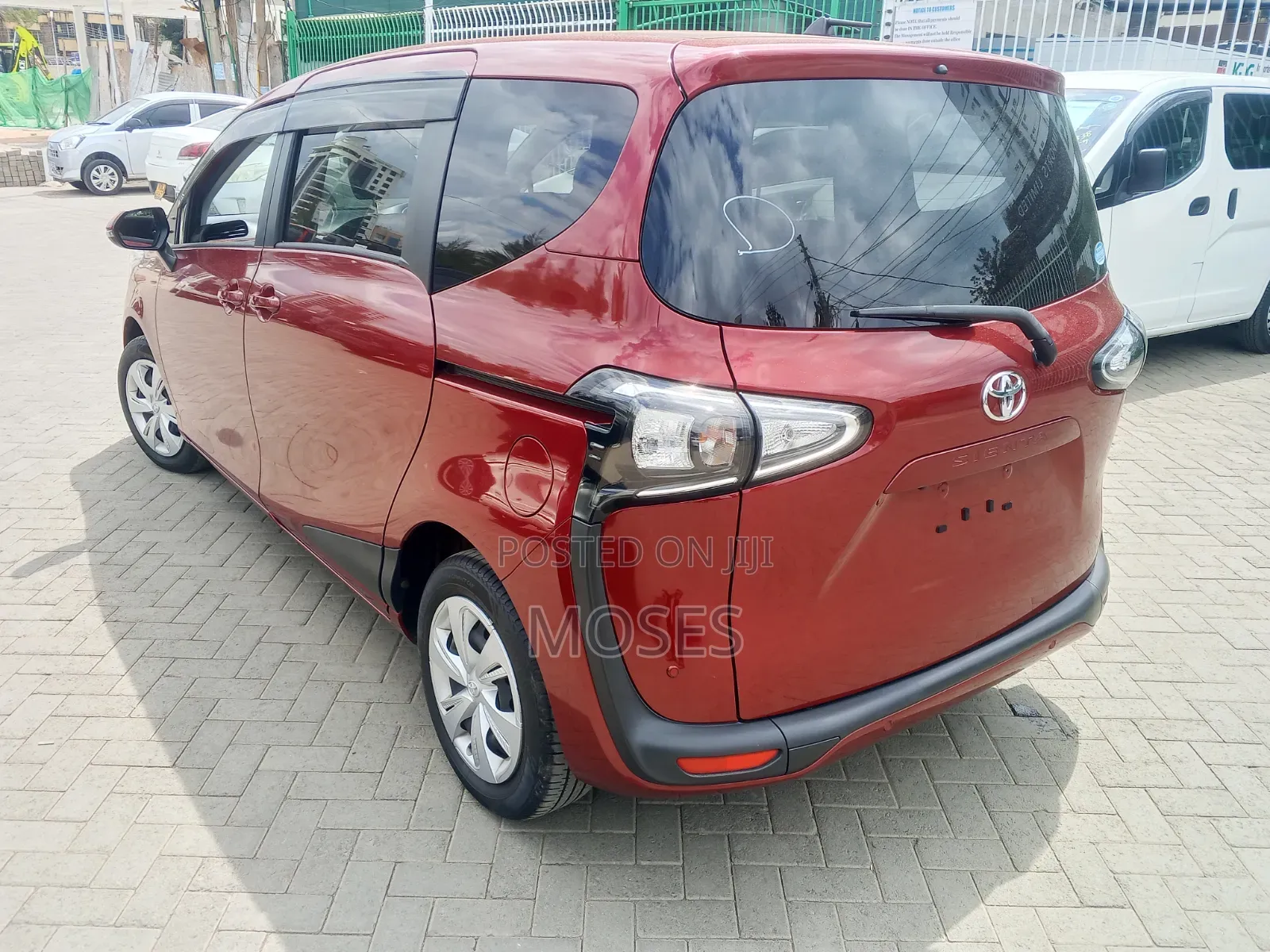 Toyota Sienta 2019 Red