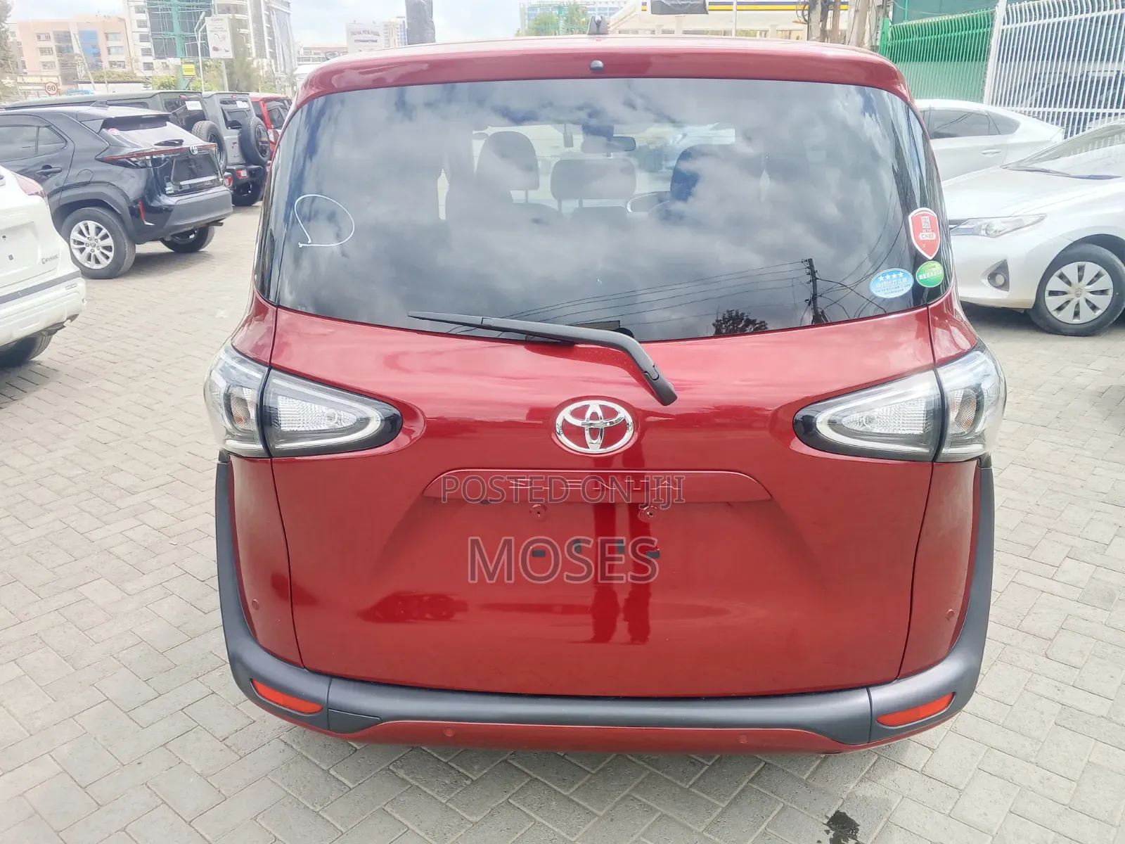 Toyota Sienta 2019 Red