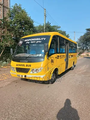 Isuzu NQR 2014 Yellow