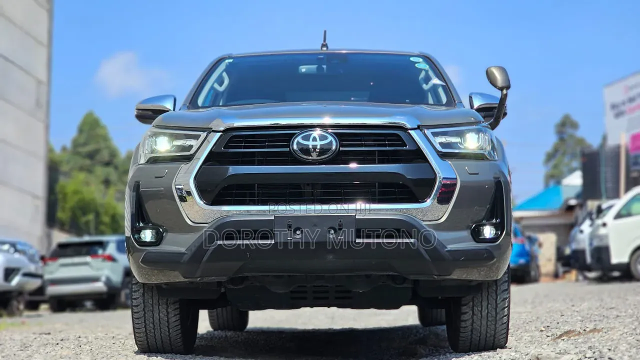 Toyota Hilux 2022 Green