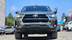 Toyota Hilux 2022 Green