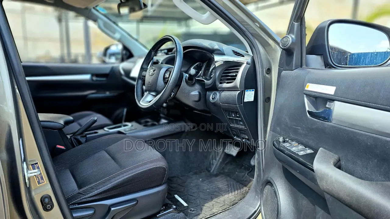 Toyota Hilux 2022 Green