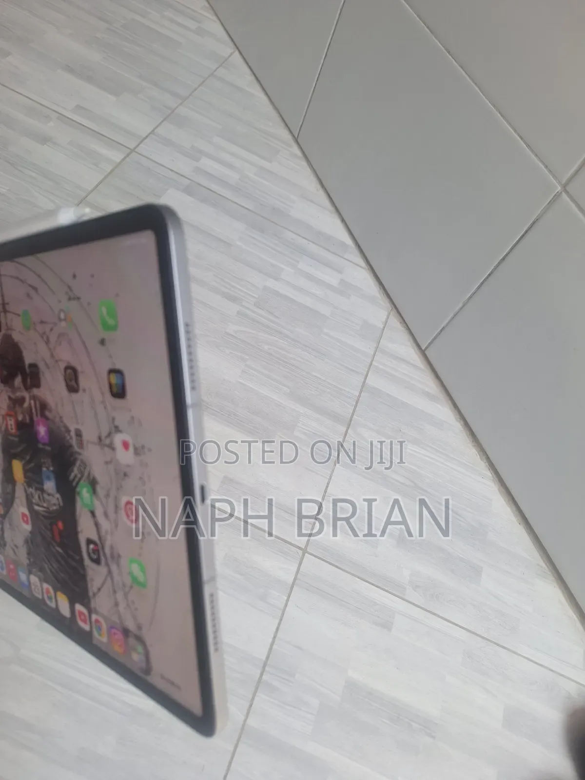 Apple iPad Pro 12.9 (2022) 128 GB Gray