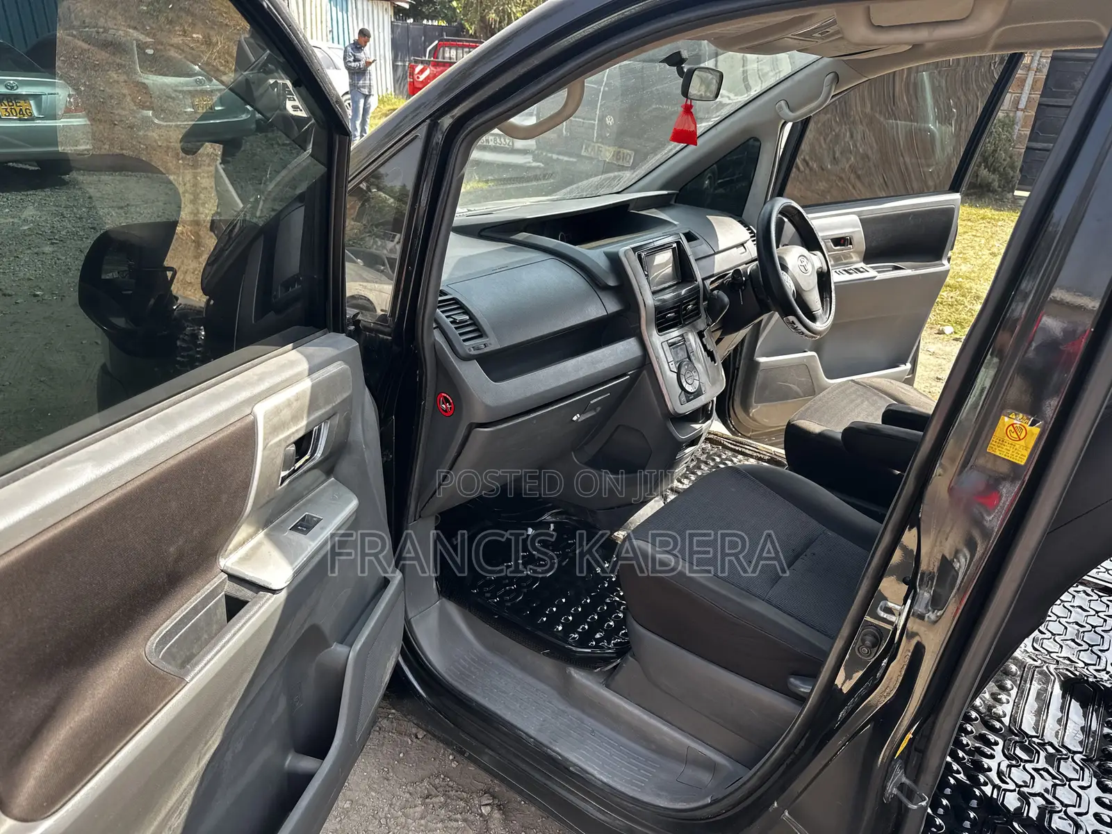 Toyota Noah 2010 Black