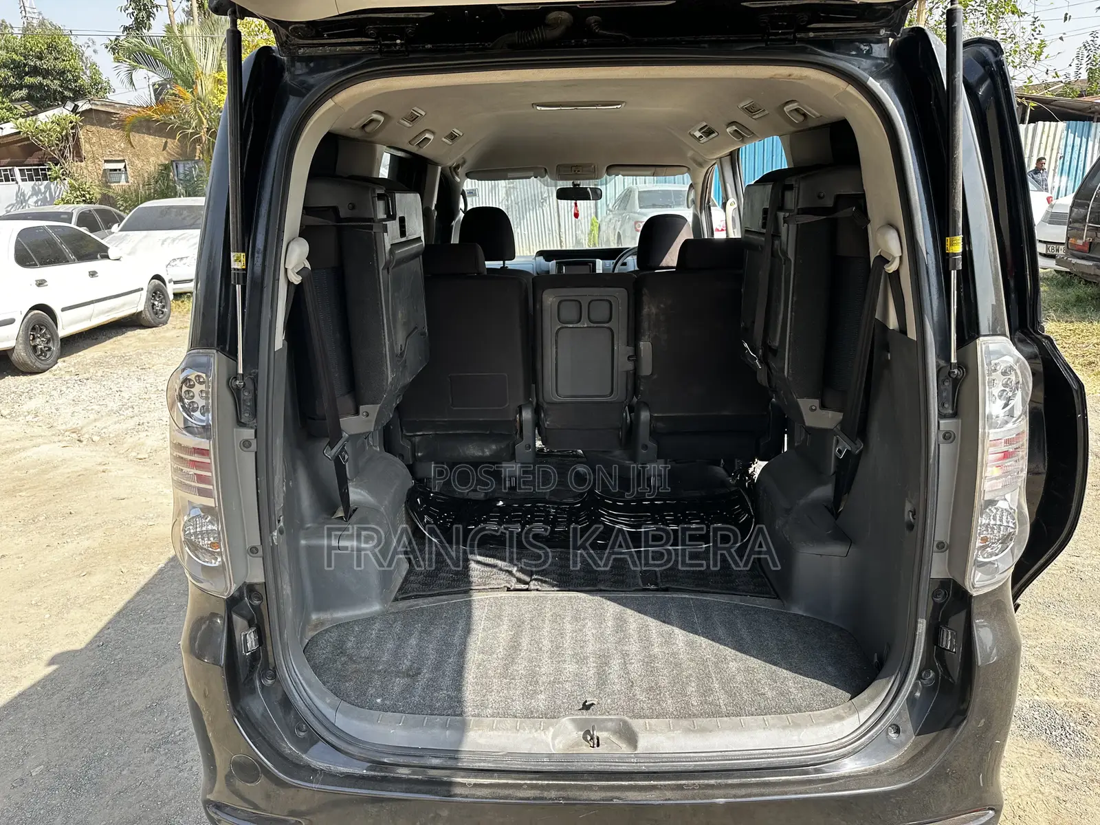Toyota Noah 2010 Black