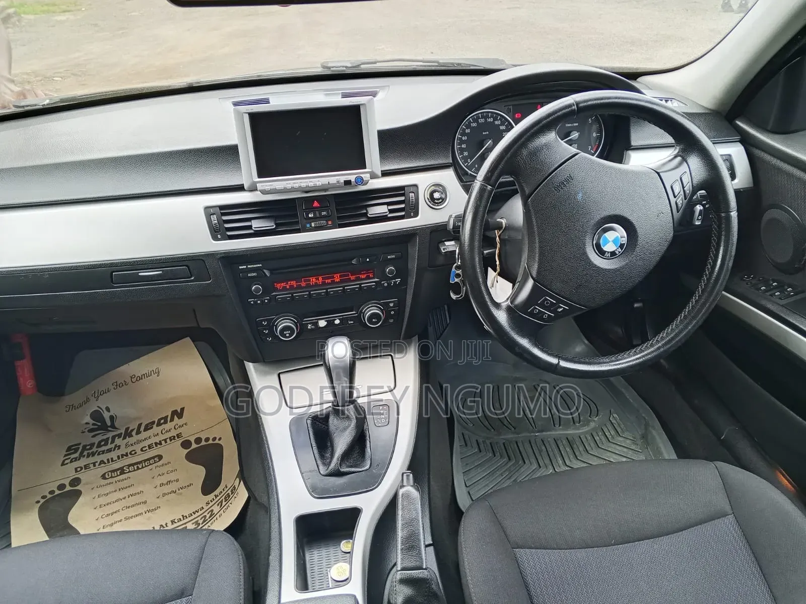 BMW 320i 2010 Black