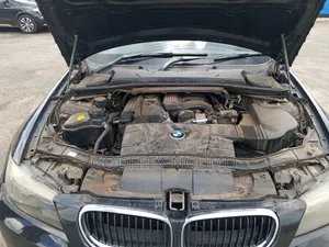 BMW 320i 2010 Black