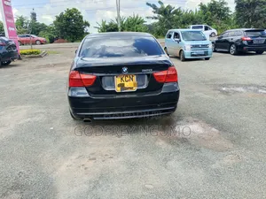 BMW 320i 2010 Black