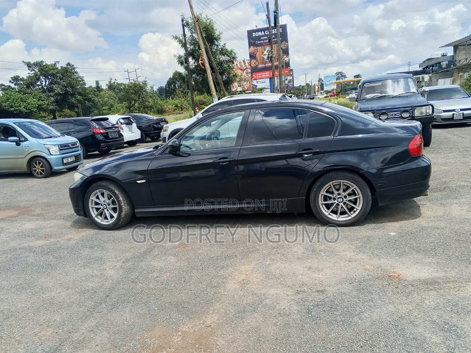 BMW 320i 2010 Black