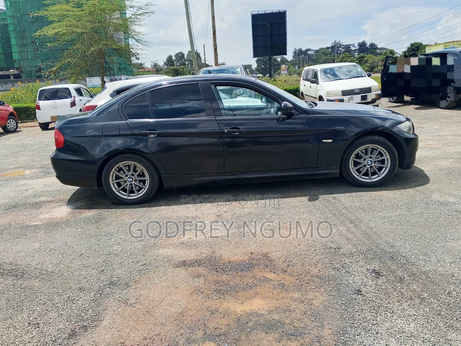 BMW 320i 2010 Black