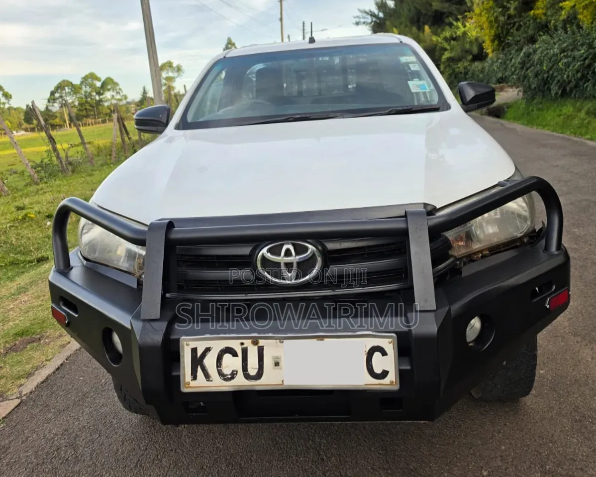 Toyota Hilux 2019 Off white