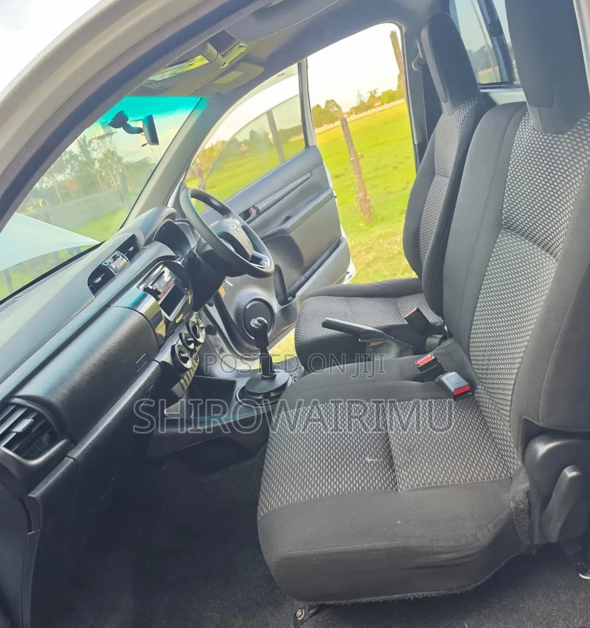 Toyota Hilux 2019 Off white