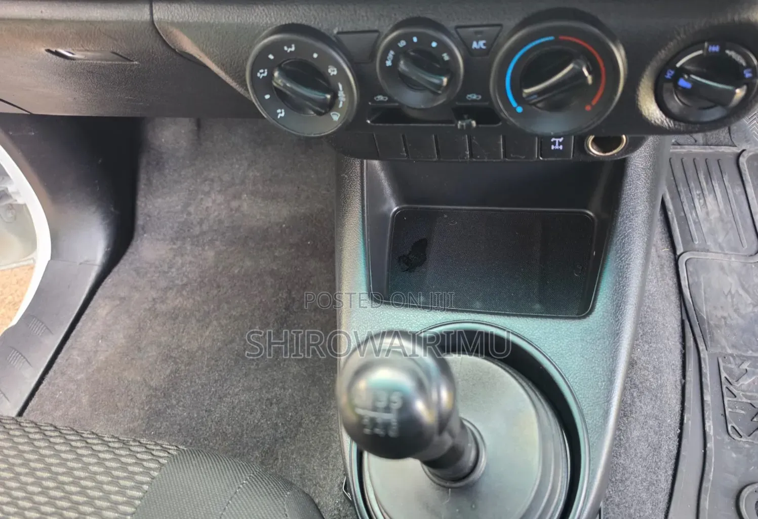 Toyota Hilux 2019 Off white
