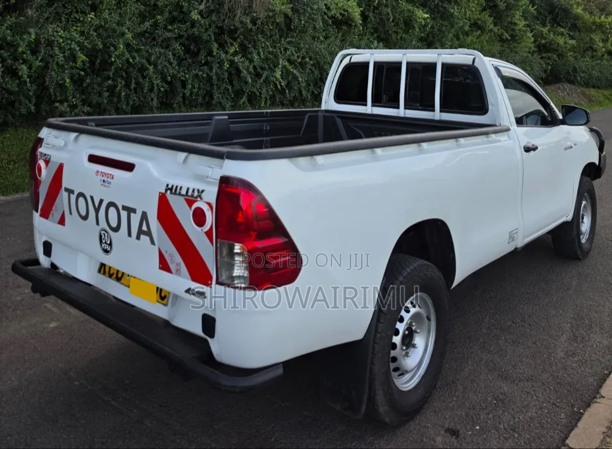 Toyota Hilux 2019 Off white