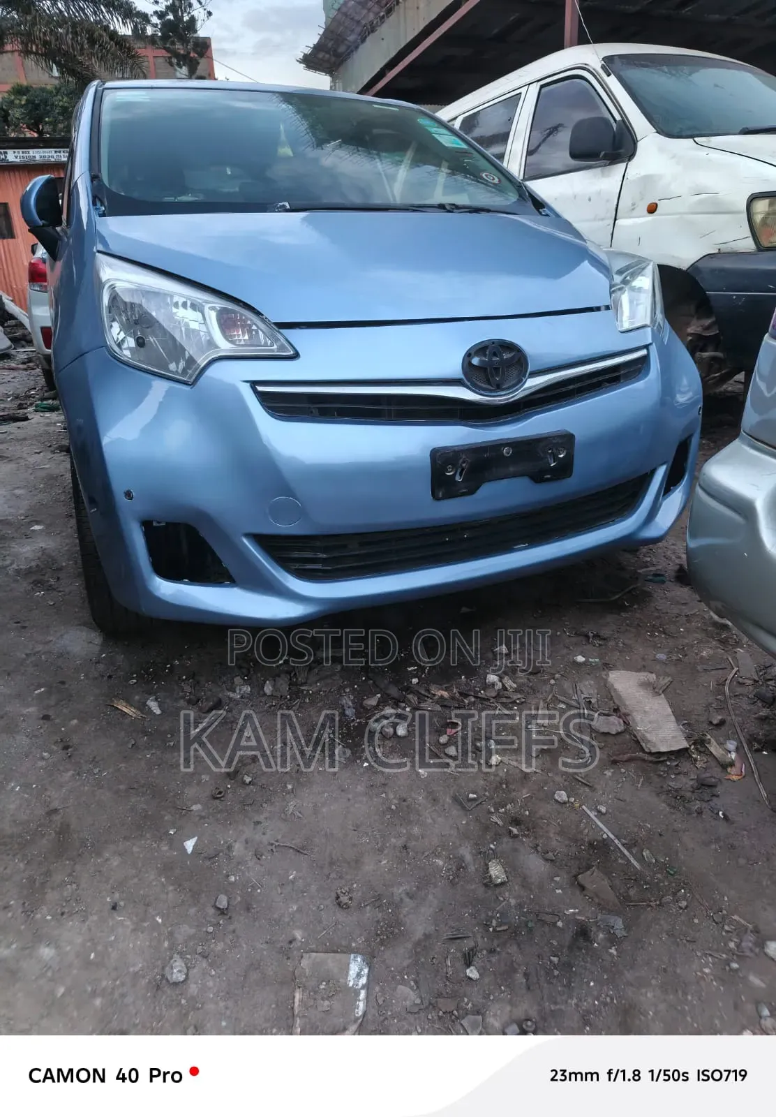 Toyota Ractis 2011 Blue