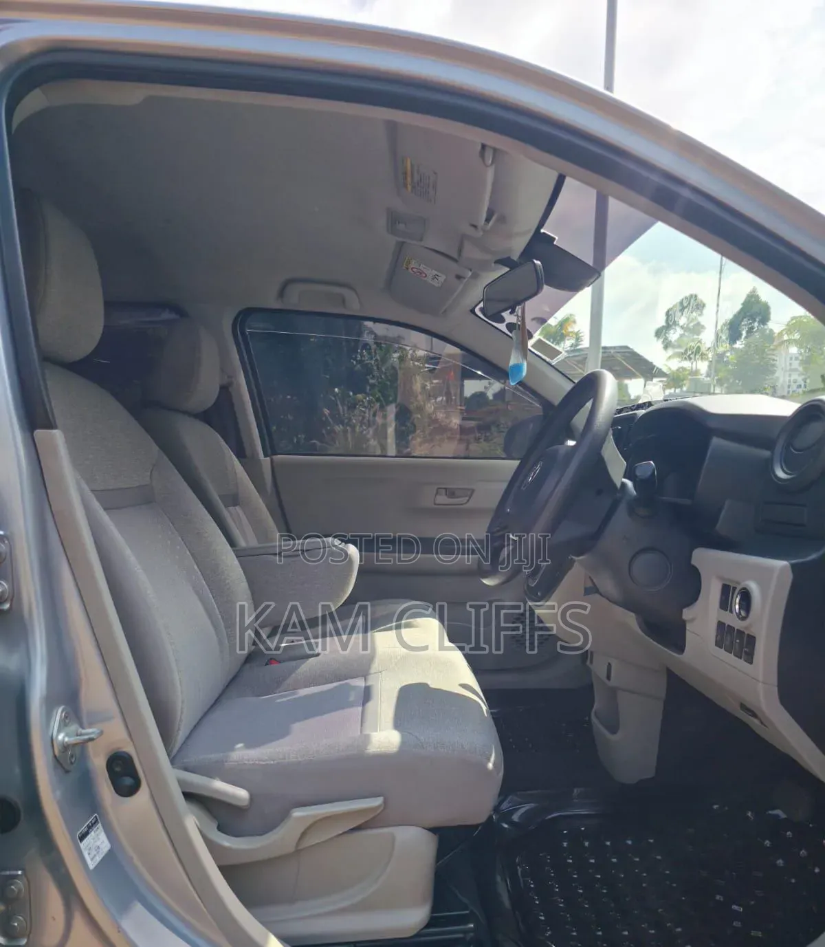 Toyota Passo 2016 Silver