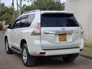 Toyota Land Cruiser 2013 White