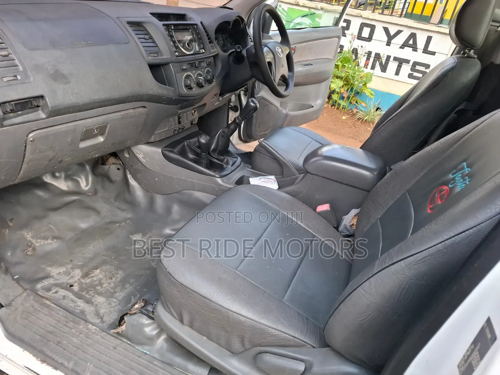 Toyota Hilux 2.5 D-4D 4X4 SRX 2011 White