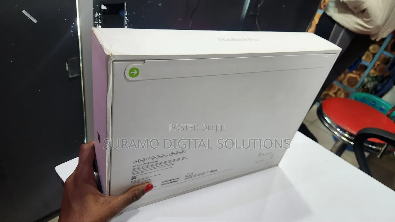 New Laptop Apple MacBook Pro 2025 M5 16GB Apple M5 SSD 1T