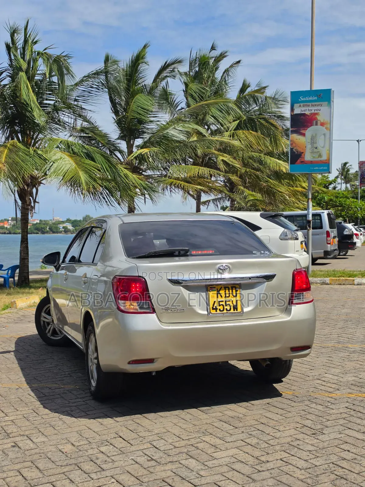 Toyota Axio 2014 Gold
