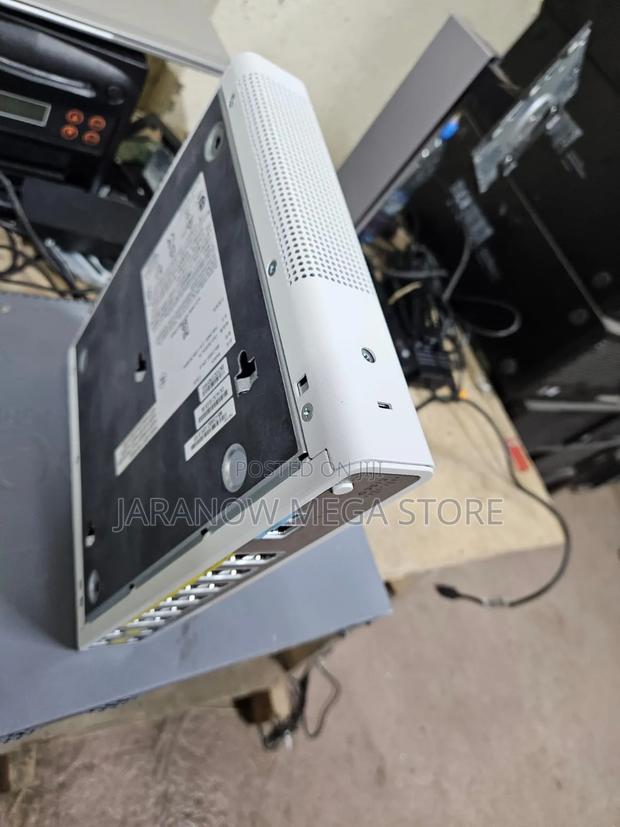 Cisco Server 3560 - thumbnail 3