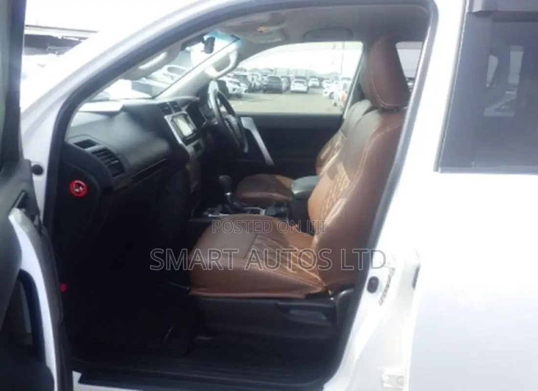 Toyota Land Cruiser 2019 Off white