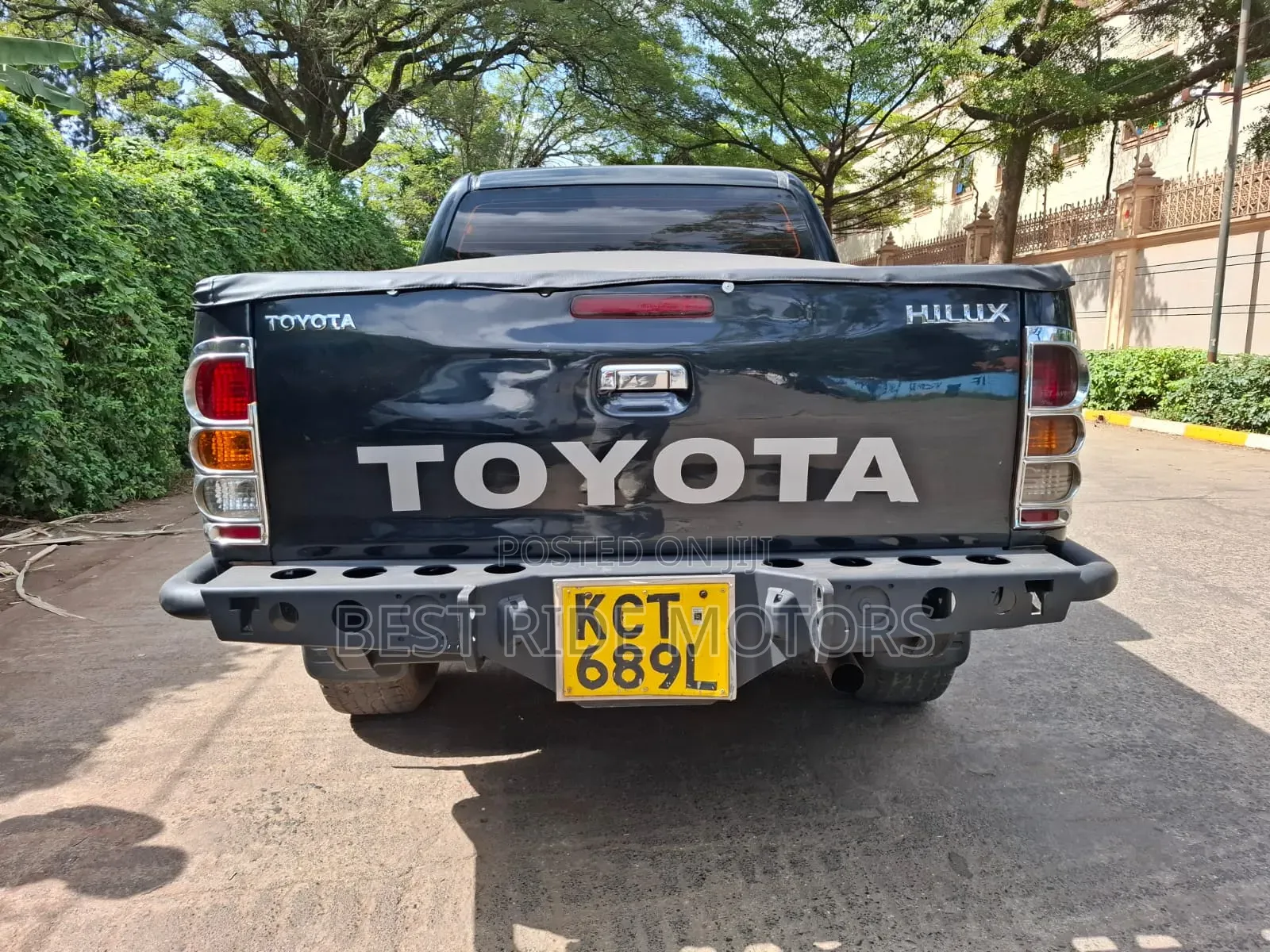 Toyota Hilux 2011 Black