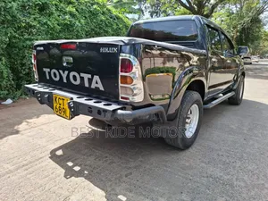 Toyota Hilux 2011 Black