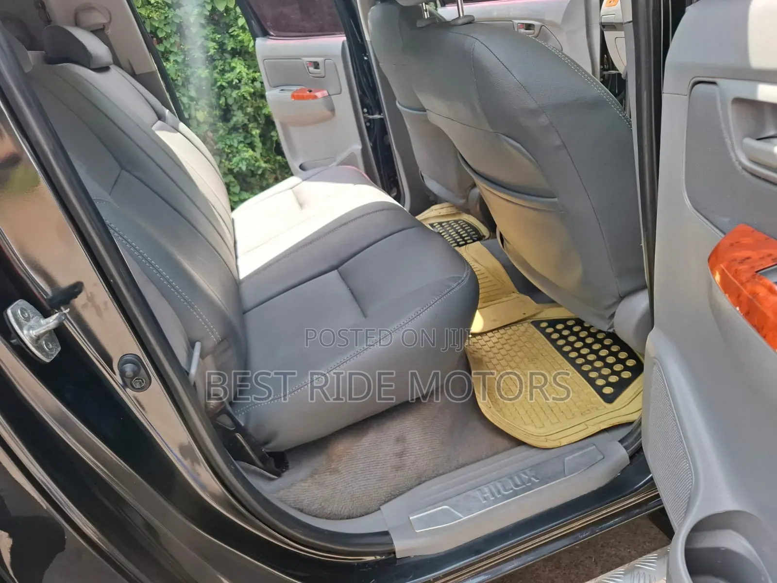 Toyota Hilux 2011 Black