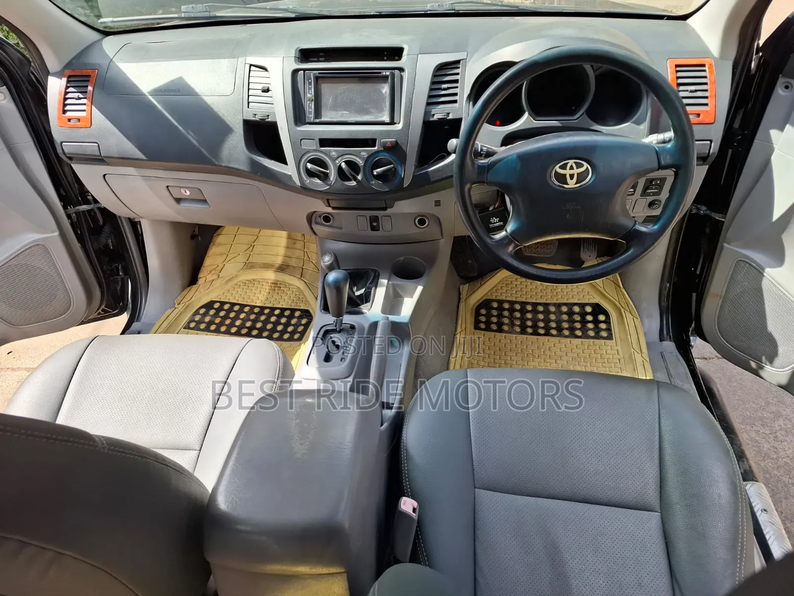 Toyota Hilux 2011 Black
