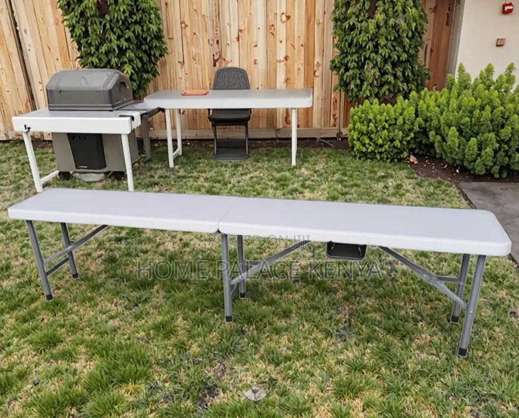 Outdoor Bench: Plastic Panel Outdoor Bench With Carrying Handle