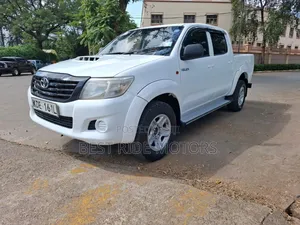 Toyota Hilux 2014 White