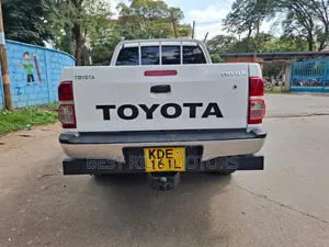 Toyota Hilux 2014 White